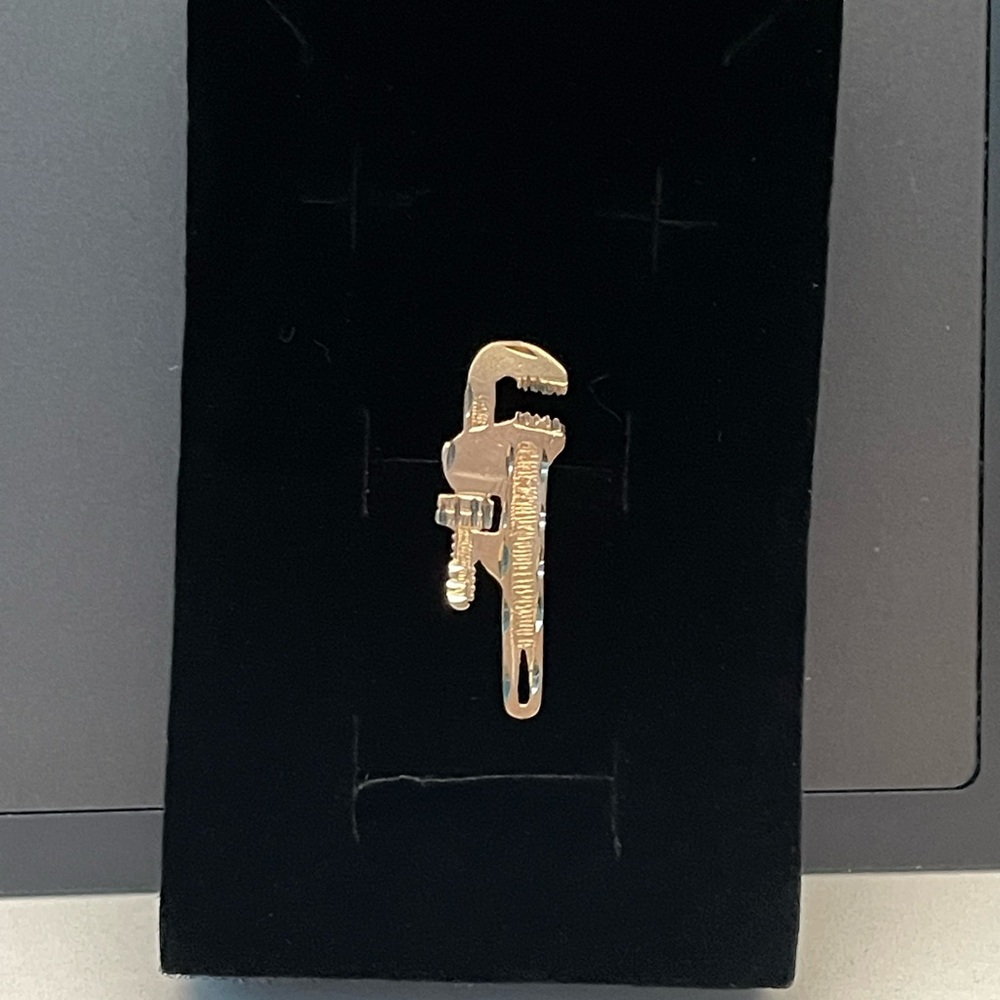 Michael Anthony 14k YG wrench pin